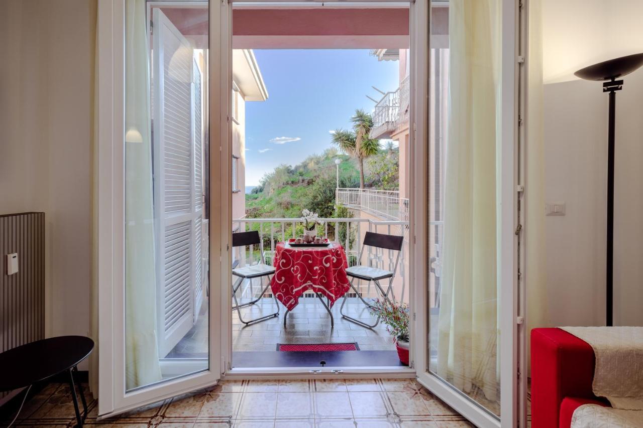 086 - Sunshine Home, 5 Minuti Dalla Spiaggia - Parcheggio Privato Gratis Incluso Оспедалети Екстериор снимка