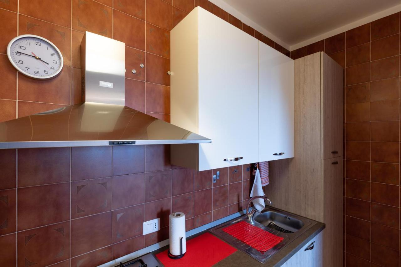 086 - Sunshine Home, 5 Minuti Dalla Spiaggia - Parcheggio Privato Gratis Incluso Оспедалети Екстериор снимка
