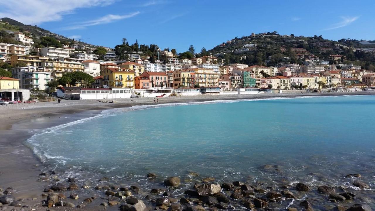 086 - Sunshine Home, 5 Minuti Dalla Spiaggia - Parcheggio Privato Gratis Incluso Оспедалети Екстериор снимка